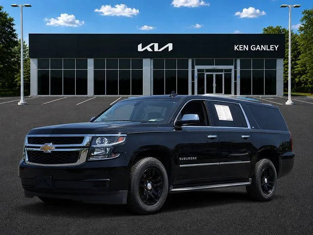 2017 Chevrolet Suburban LT 4WD photo
