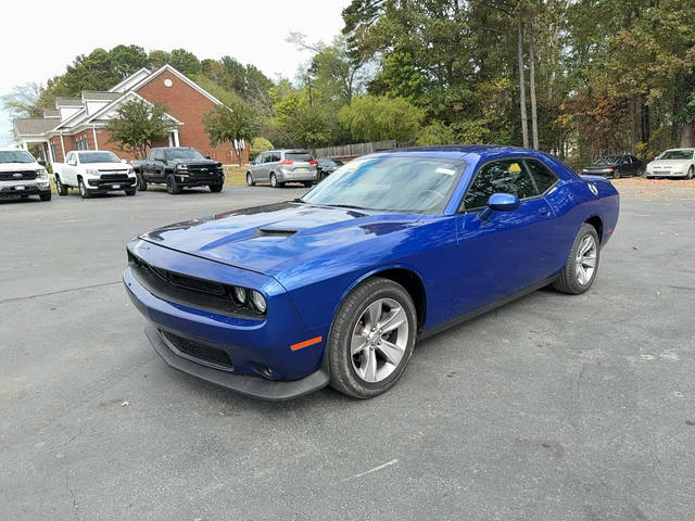 2018 Dodge Challenger SXT RWD photo