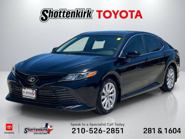2018 Toyota Camry LE FWD photo