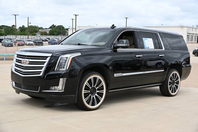 2018 Cadillac Escalade ESV Platinum RWD photo