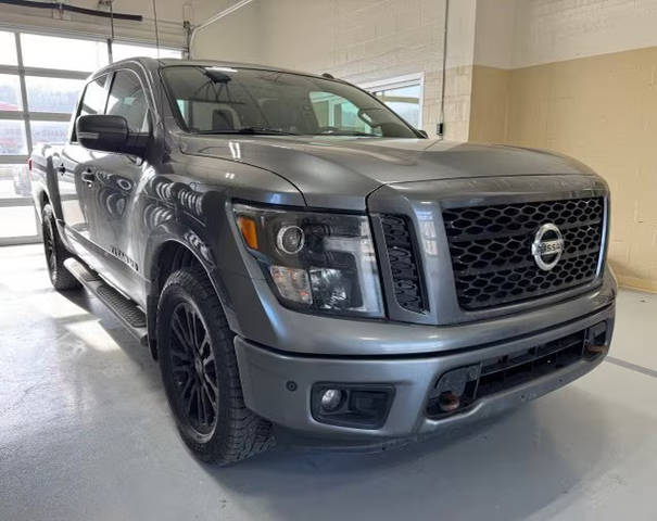 2018 Nissan Titan SV 4WD photo