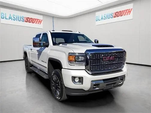 2018 GMC Sierra 2500HD Denali 4WD photo