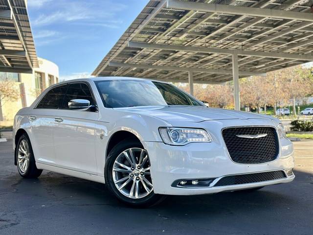 2016 Chrysler 300 300C RWD photo