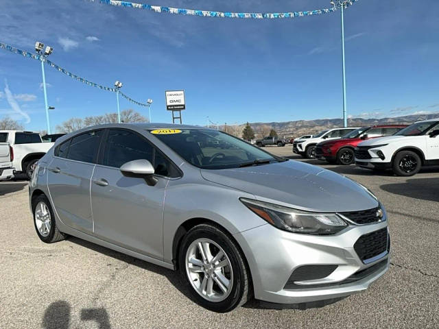 2017 Chevrolet Cruze LT FWD photo