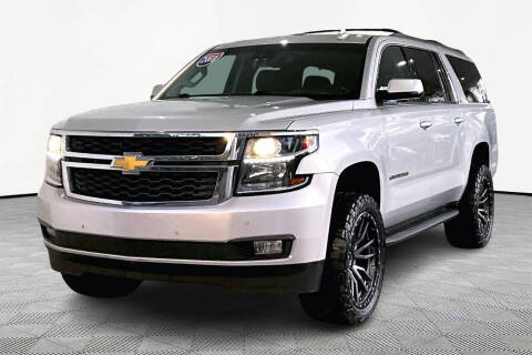 2018 Chevrolet Suburban LT 4WD photo