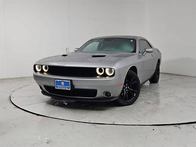 2018 Dodge Challenger SXT RWD photo