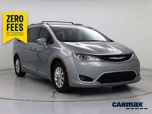 2018 Chrysler Pacifica Minivan Touring L FWD photo