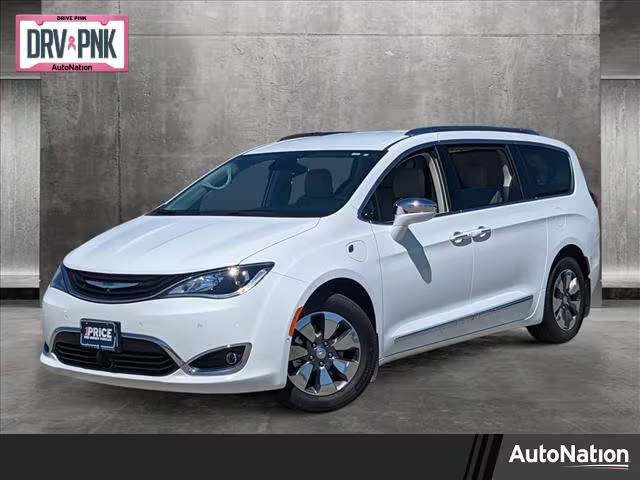 2018 Chrysler Pacifica Minivan Hybrid Limited FWD photo