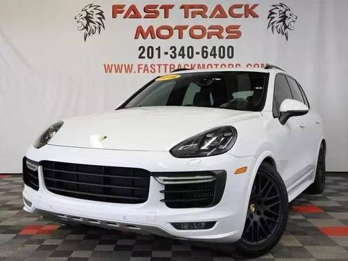 2016 Porsche Cayenne GTS AWD photo