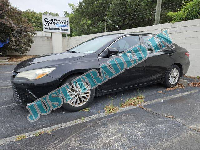 2016 Toyota Camry LE FWD photo