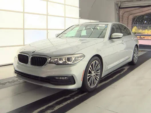 2018 BMW 5 Series 530i RWD photo
