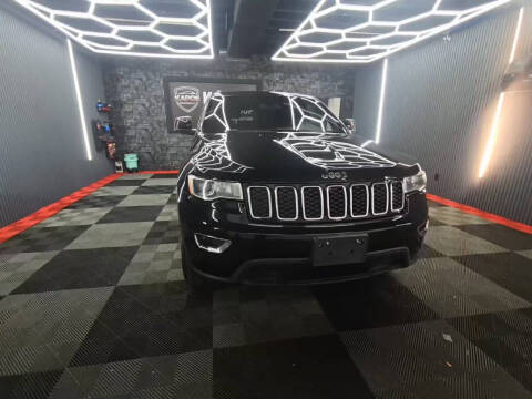 2018 Jeep Grand Cherokee Laredo E 4WD photo