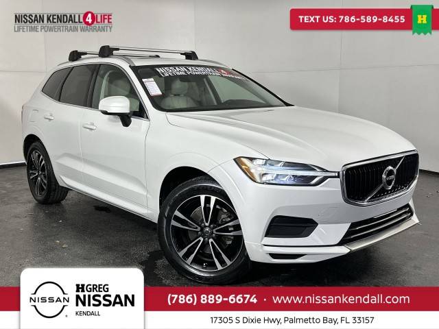 2018 Volvo XC60 Momentum AWD photo