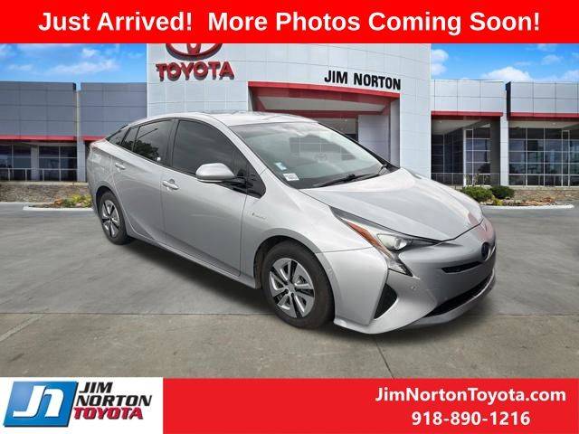2018 Toyota Prius Two FWD photo