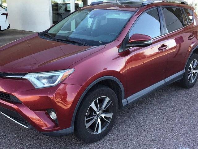 2018 Toyota RAV4 XLE AWD photo