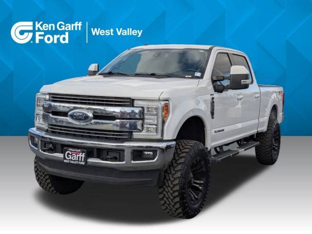 2018 Ford F-350 Super Duty LARIAT 4WD photo