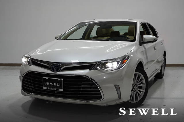 2018 Toyota Avalon Hybrid Limited FWD photo