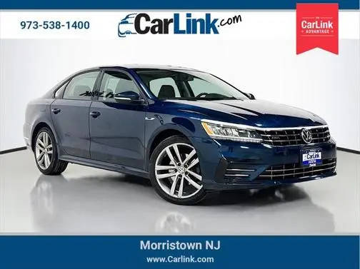 2018 Volkswagen Passat R-Line FWD photo