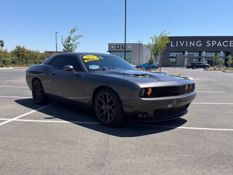 2018 Dodge Challenger R/T RWD photo