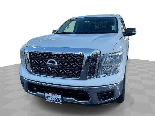 2018 Nissan Titan SV RWD photo