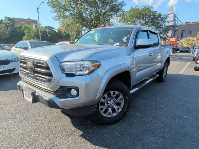 2018 Toyota Tacoma SR5 4WD photo