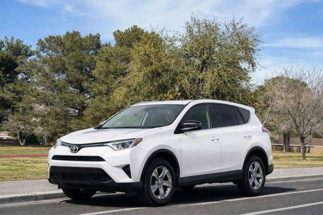 2018 Toyota RAV4 XLE FWD photo