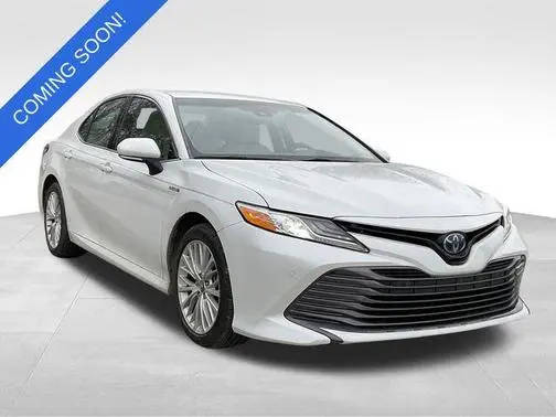 2018 Toyota Camry Hybrid XLE FWD photo