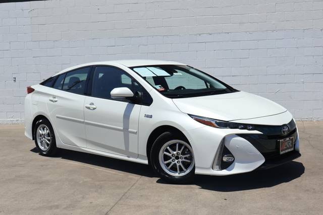 2017 Toyota Prius Prime Advanced FWD photo