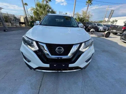 2018 Nissan Rogue SV FWD photo