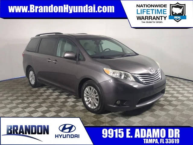 2016 Toyota Sienna XLE FWD photo