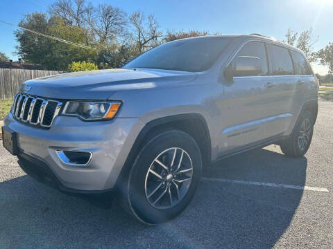 2017 Jeep Grand Cherokee Laredo RWD photo