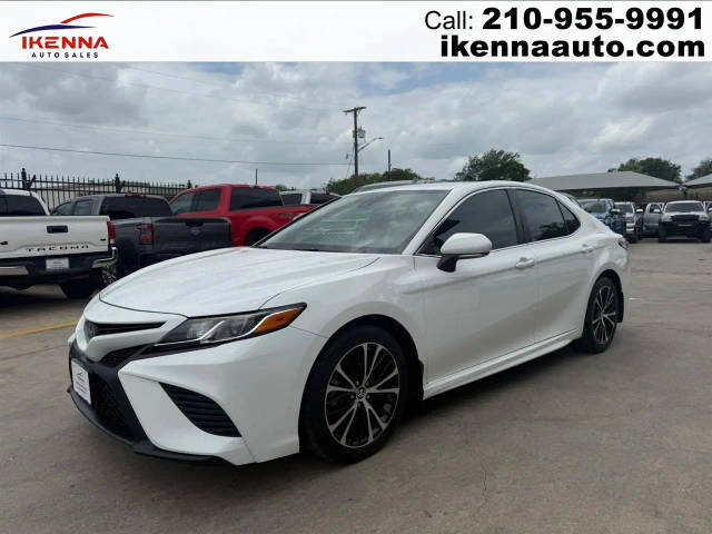 2018 Toyota Camry SE FWD photo