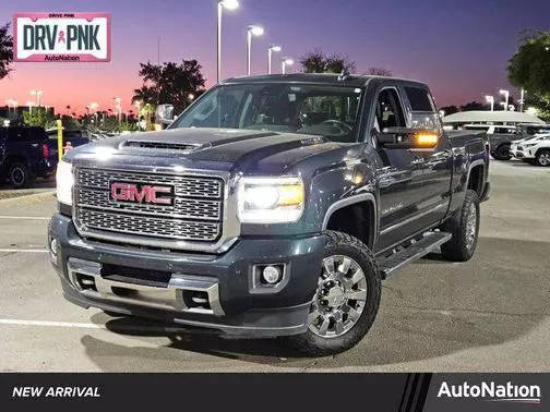 2018 GMC Sierra 2500HD Denali 4WD photo