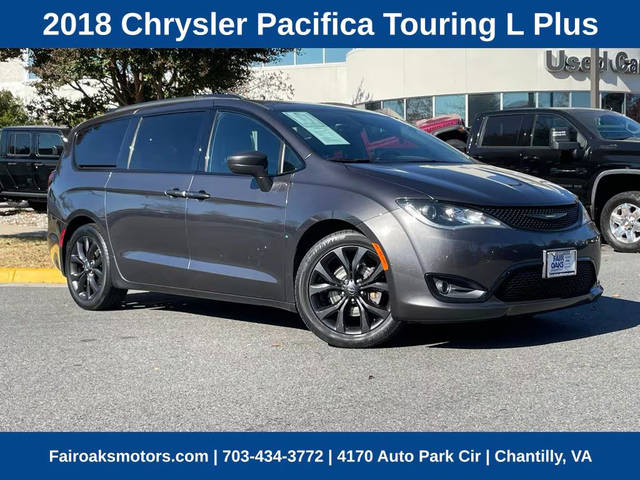 2018 Chrysler Pacifica Minivan Touring L Plus FWD photo