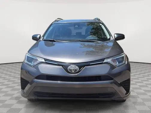 2018 Toyota RAV4 LE FWD photo