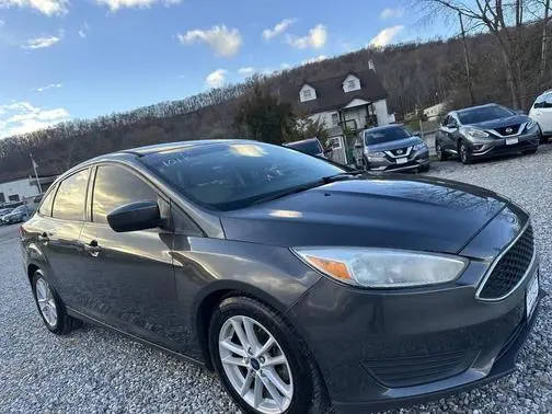 2018 Ford Focus SE FWD photo