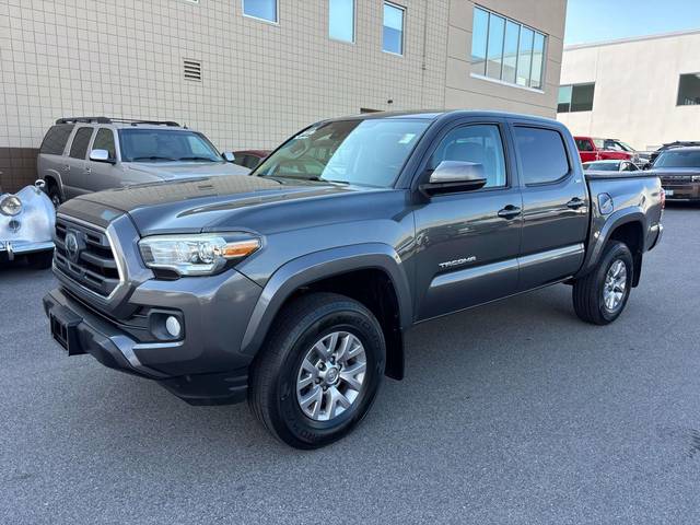 2018 Toyota Tacoma SR5 4WD photo