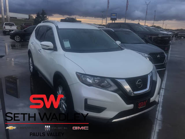 2018 Nissan Rogue SV FWD photo