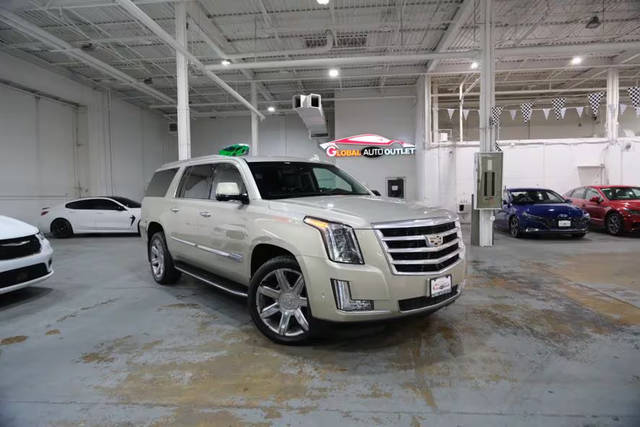 2017 Cadillac Escalade ESV Luxury 4WD photo