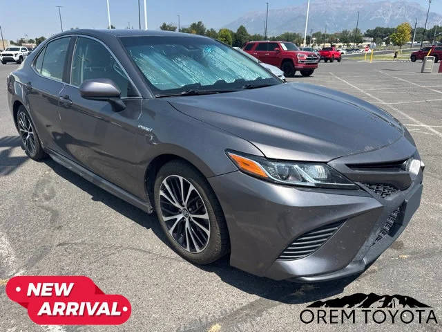 2018 Toyota Camry Hybrid SE FWD photo