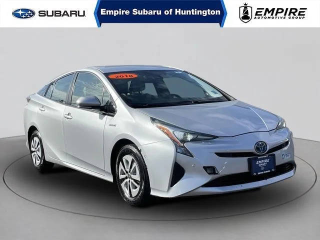 2018 Toyota Prius Three FWD photo