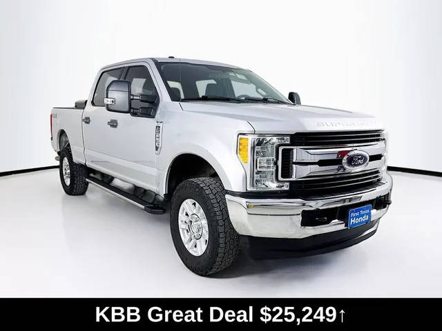 2017 Ford F-250 Super Duty XL 4WD photo