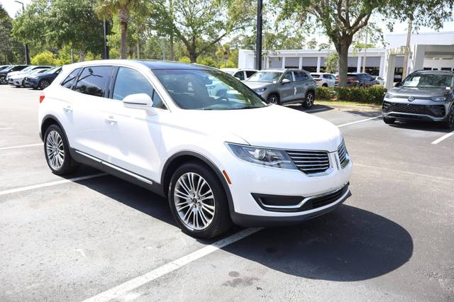 2017 Lincoln MKX Reserve AWD photo
