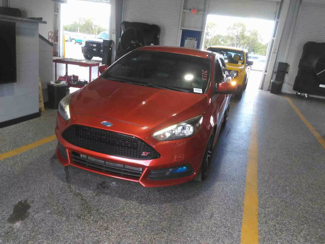 2018 Ford Focus ST FWD photo