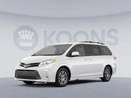 2018 Toyota Sienna XLE FWD photo