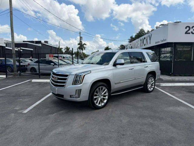 2018 Cadillac Escalade Luxury 4WD photo