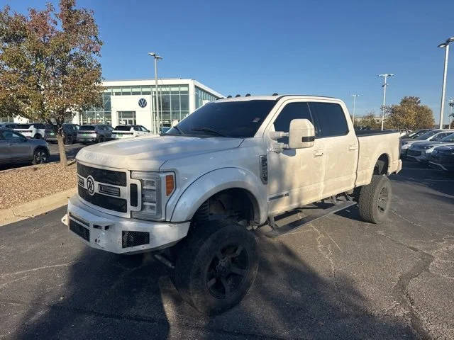 2018 Ford F-250 Super Duty Platinum 4WD photo