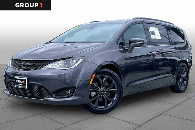 2018 Chrysler Pacifica Minivan Limited FWD photo