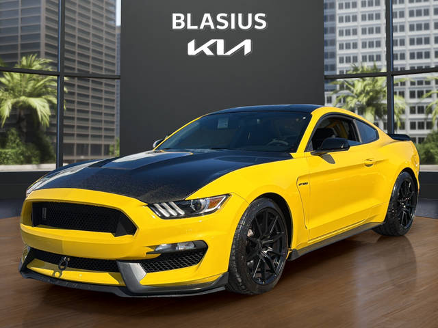 2017 Ford Mustang Shelby GT350 RWD photo