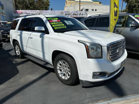 2017 GMC Yukon SLT RWD photo